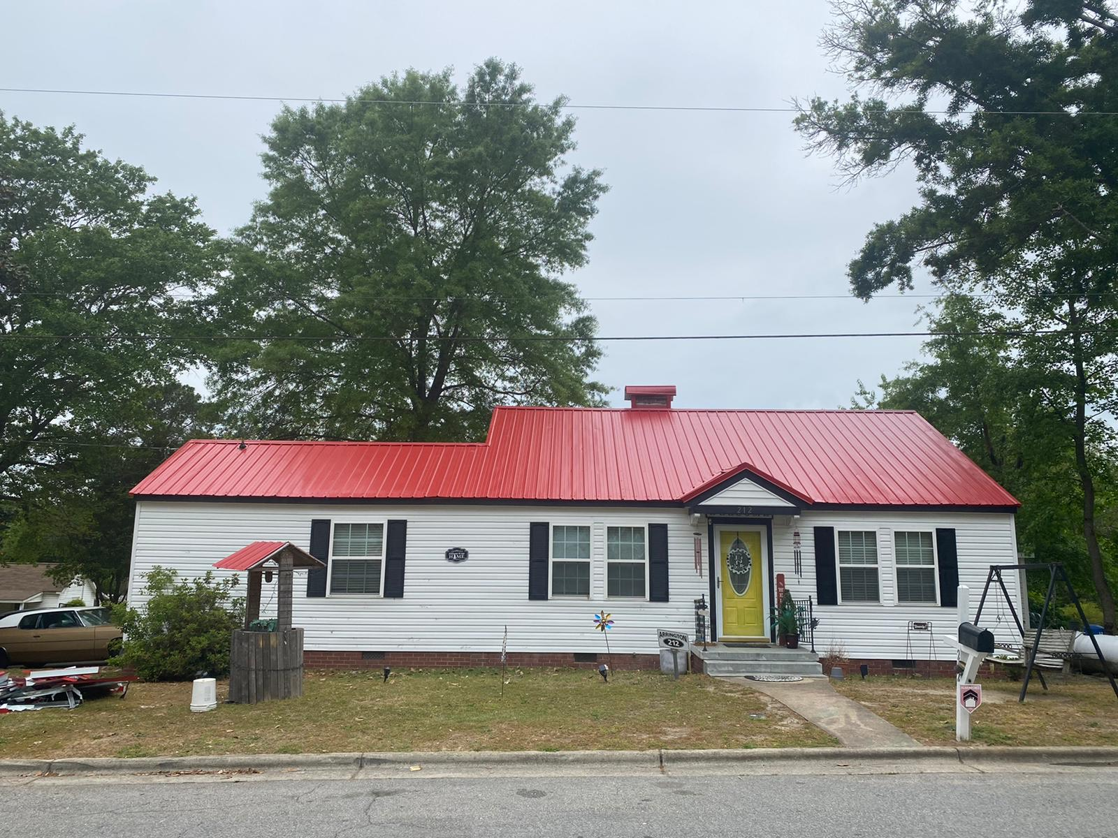 Metal-roof-house